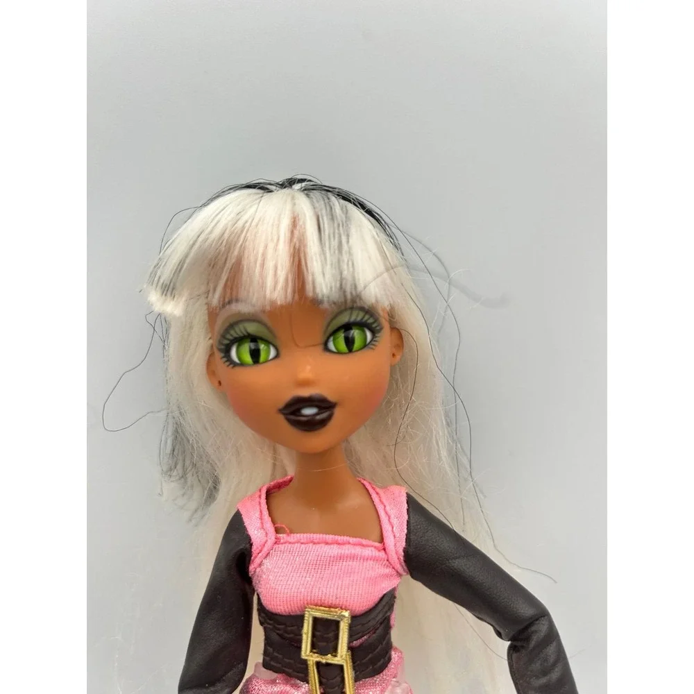 Bratzillia Sashabella Paws fashion doll